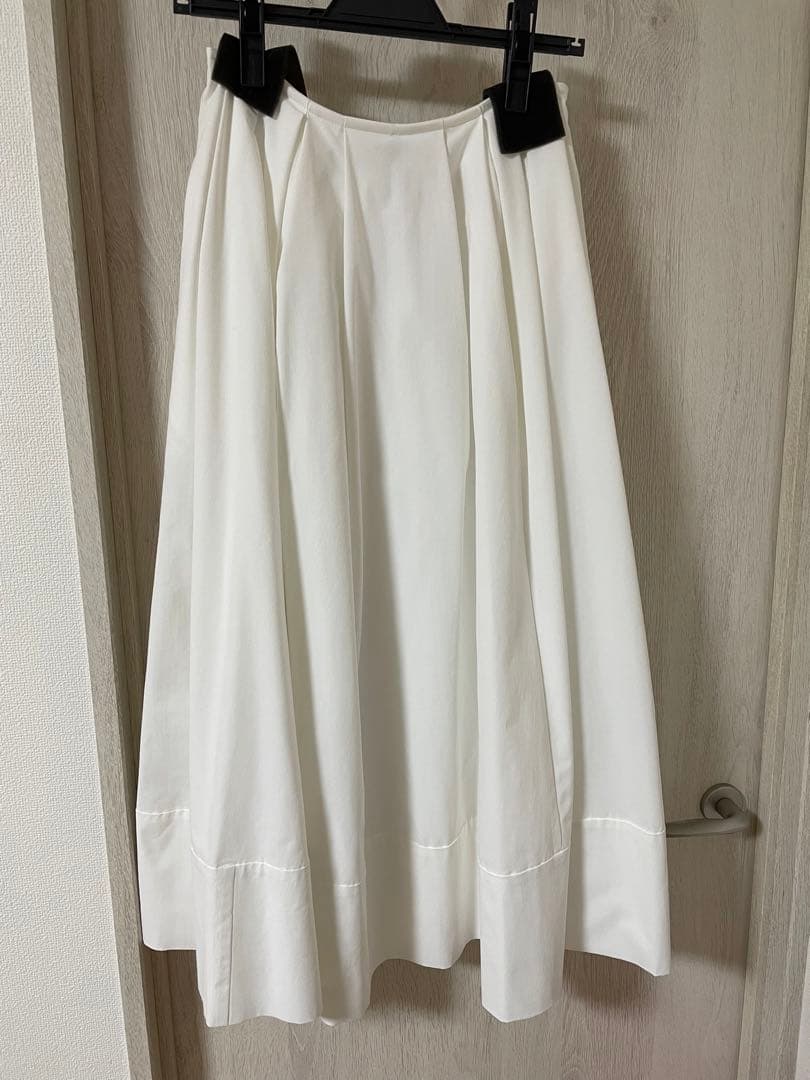 【新品未使用・お買い得】ツルバイマリコオイカワ/白スカート/サイズ34