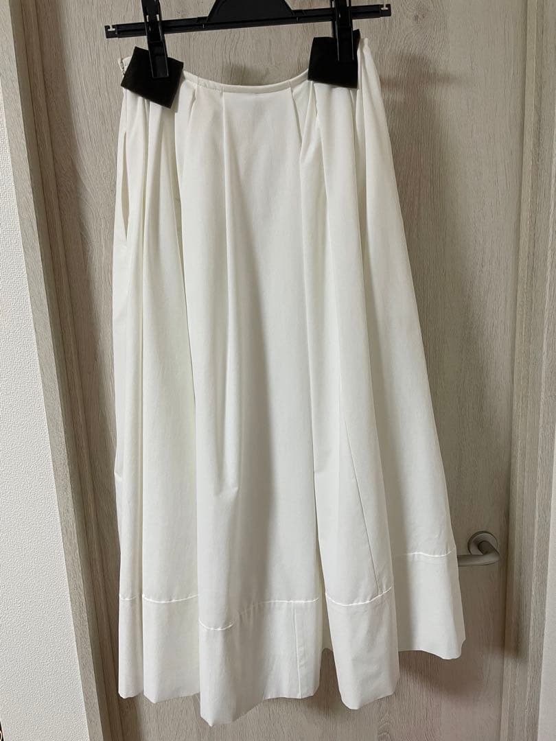 【新品未使用・お買い得】ツルバイマリコオイカワ/白スカート/サイズ34