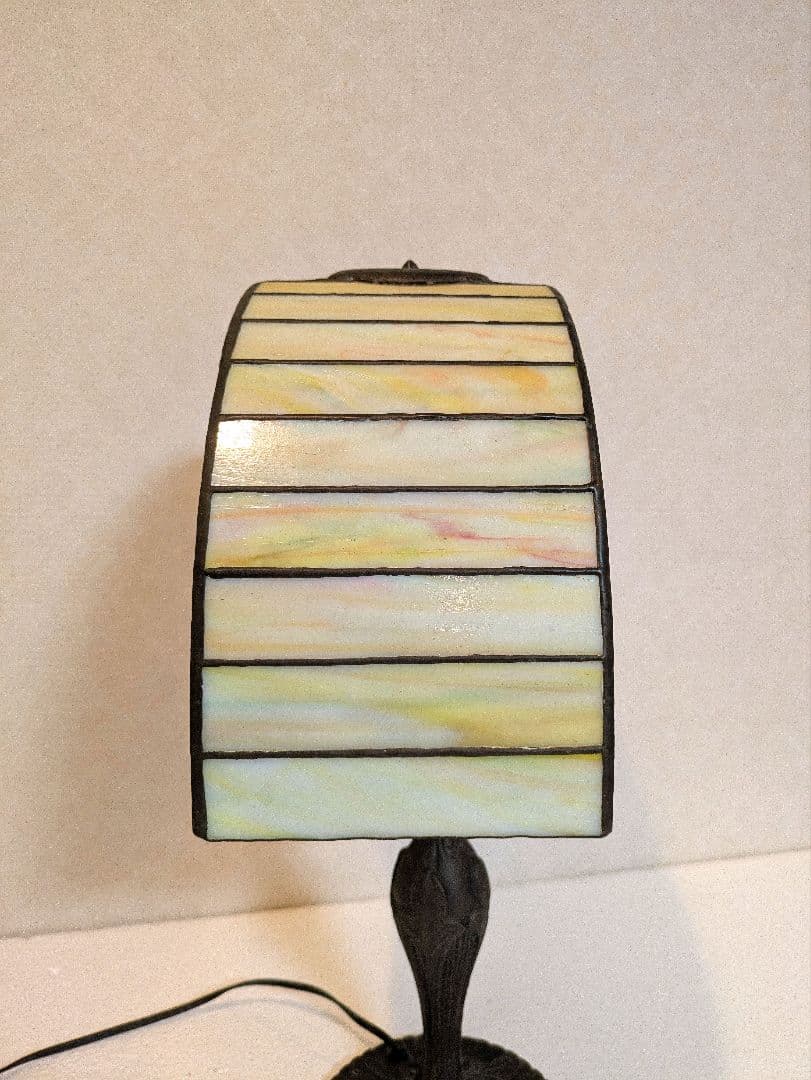 色鮮やかな花モチーフのハンドメイドステンドグラスランプ