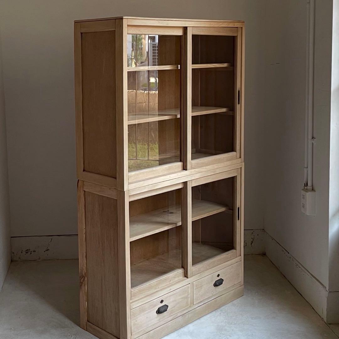 kinariさま専用　古い二段重ねのガラス戸棚　水屋箪笥　レトロ　食器棚