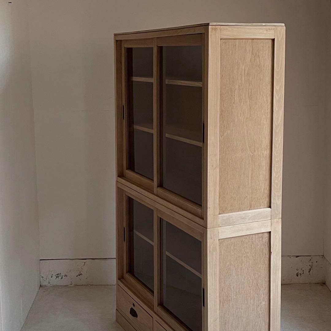 kinariさま専用　古い二段重ねのガラス戸棚　水屋箪笥　レトロ　食器棚