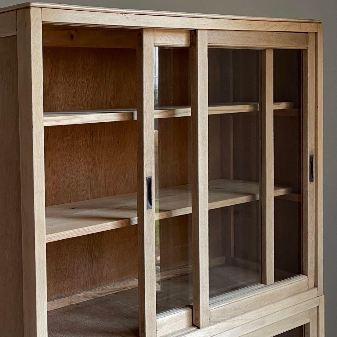kinariさま専用　古い二段重ねのガラス戸棚　水屋箪笥　レトロ　食器棚