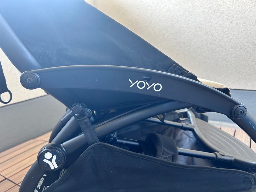 BABY ZEN YOYOベビーカー ベージュ（トープ）×黒フレーム