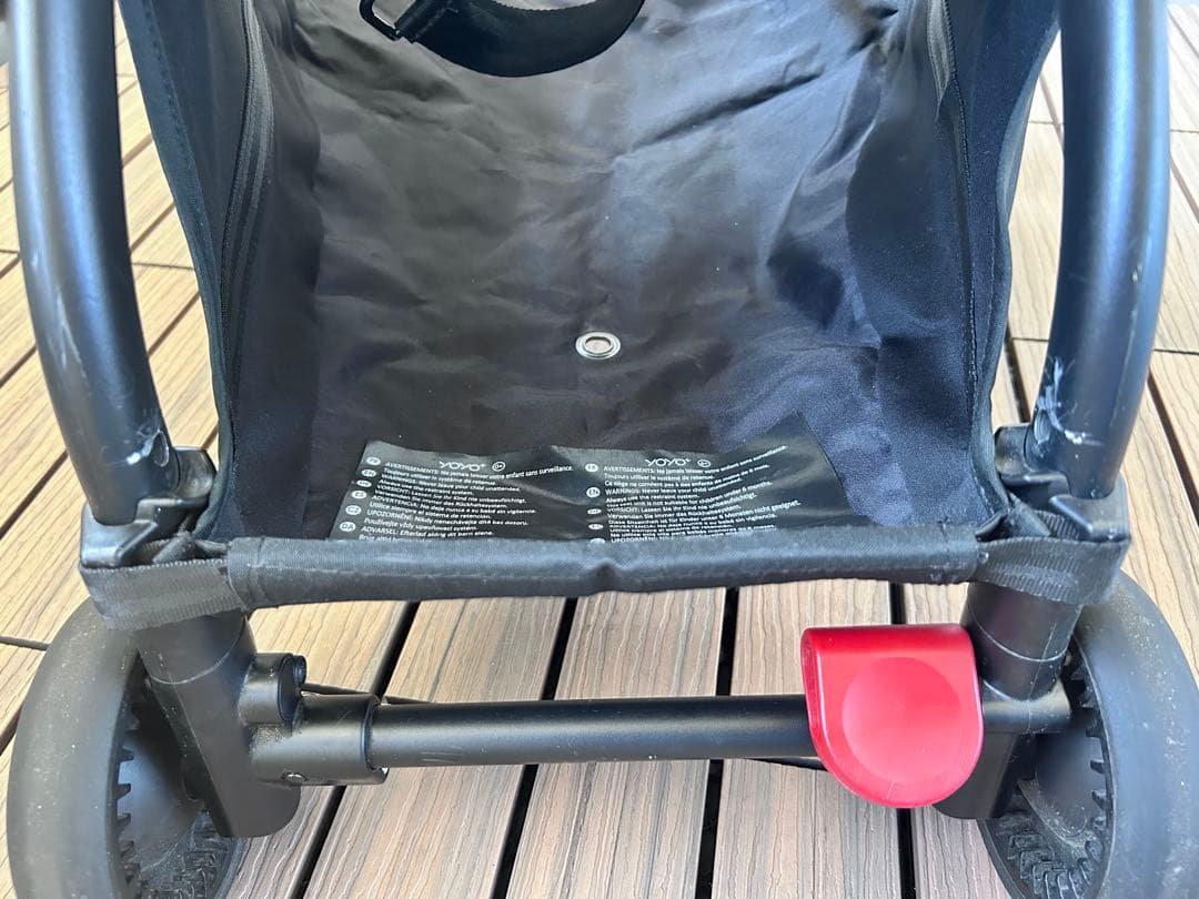 BABY ZEN YOYOベビーカー ベージュ（トープ）×黒フレーム