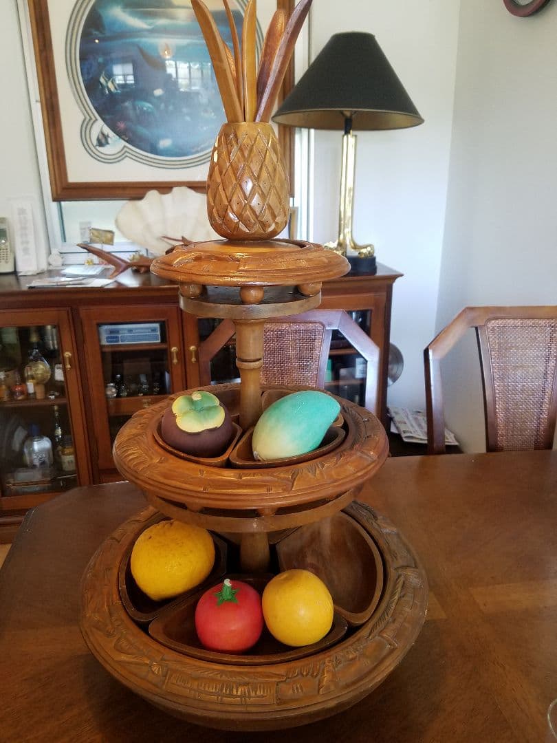 大型手彫り　豪華テーブルウエアー　デコレーションでもパーティー食器としても利用可