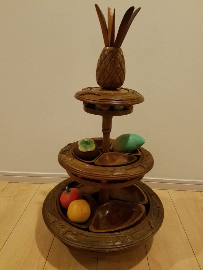 大型手彫り　豪華テーブルウエアー　デコレーションでもパーティー食器としても利用可