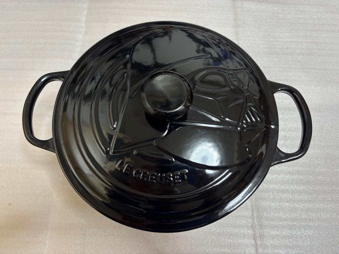 ルクルーゼ　スターウォーズ　ココットロンド26cmシャイニーブラック