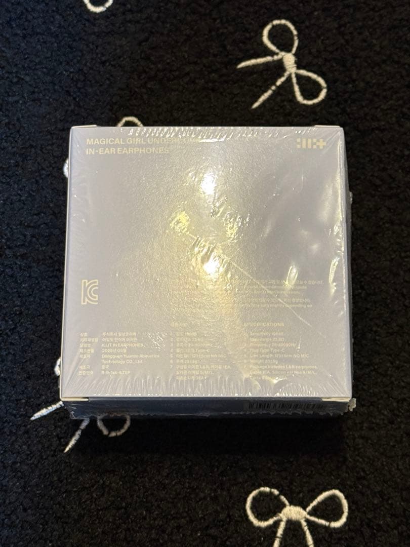 【新品未開封】ILLIT アイリット bomb Merch ver イヤホン