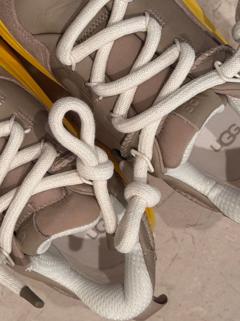 【ほぼ新品】UGG Heritage Utility Sneaker