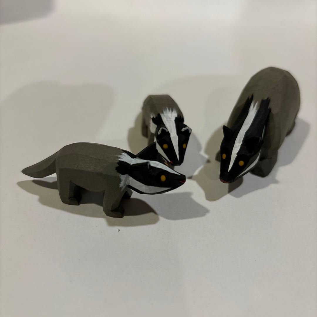 アトリエニキティキ   ドイツ　ハーン社　木彫り人形　アナグマの親子　新品