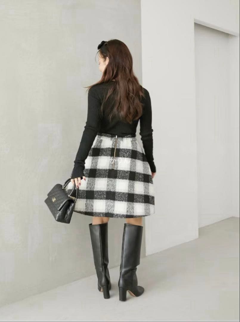 半値以下！オブリobli 今期シャギーブロックチェックスカート 定価34,100