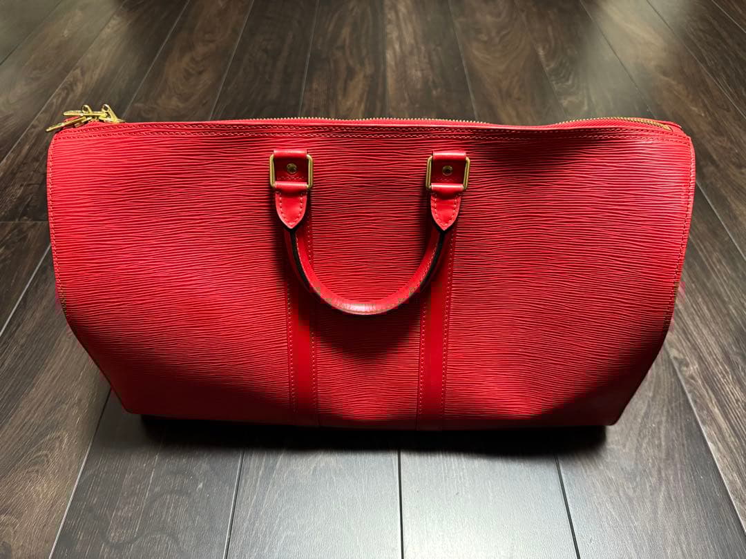 ルイヴィトン エピ レザー 赤 バッグ