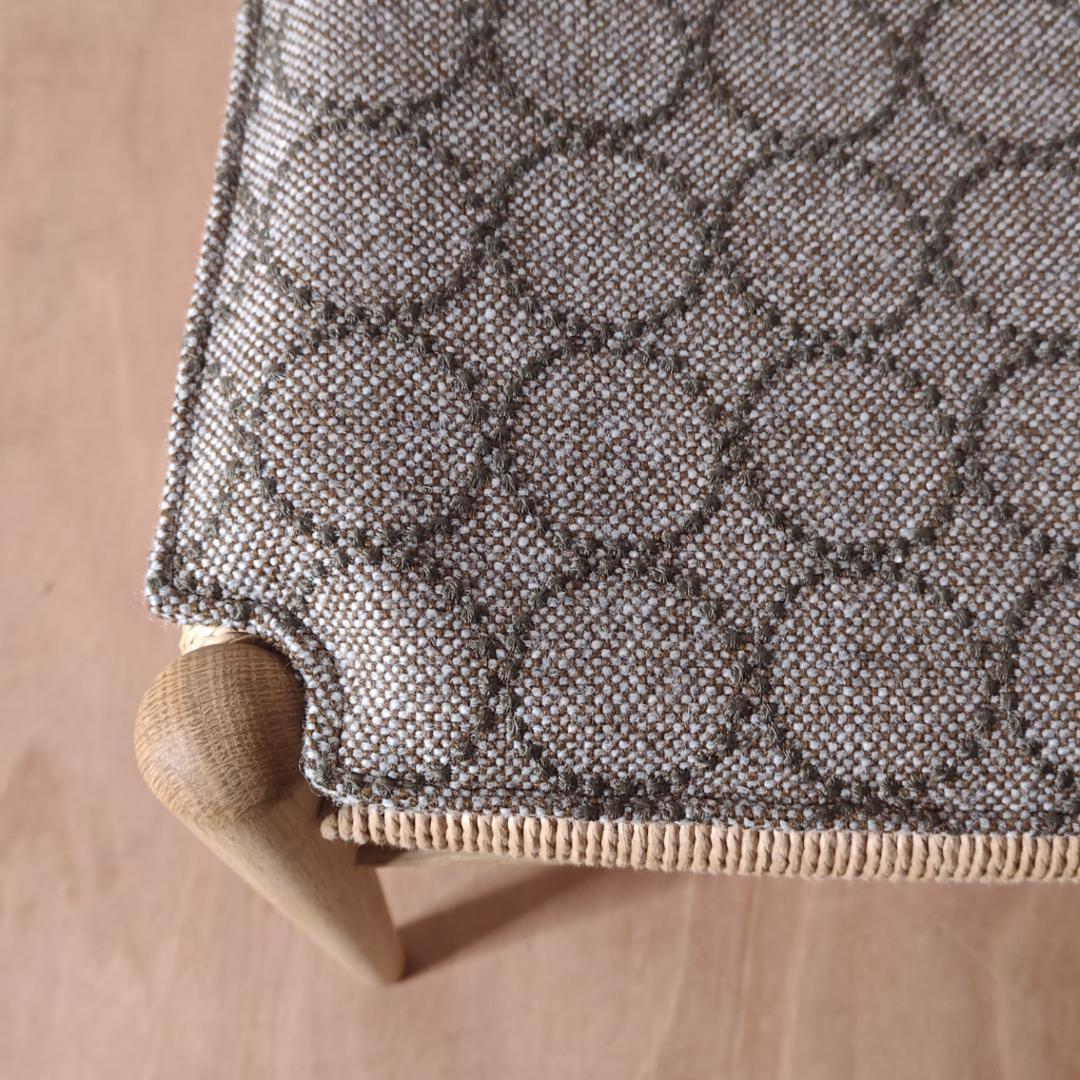 【新品】CH24 Yチェア専用シートクッション　クヴァドラ/タンバリン生地