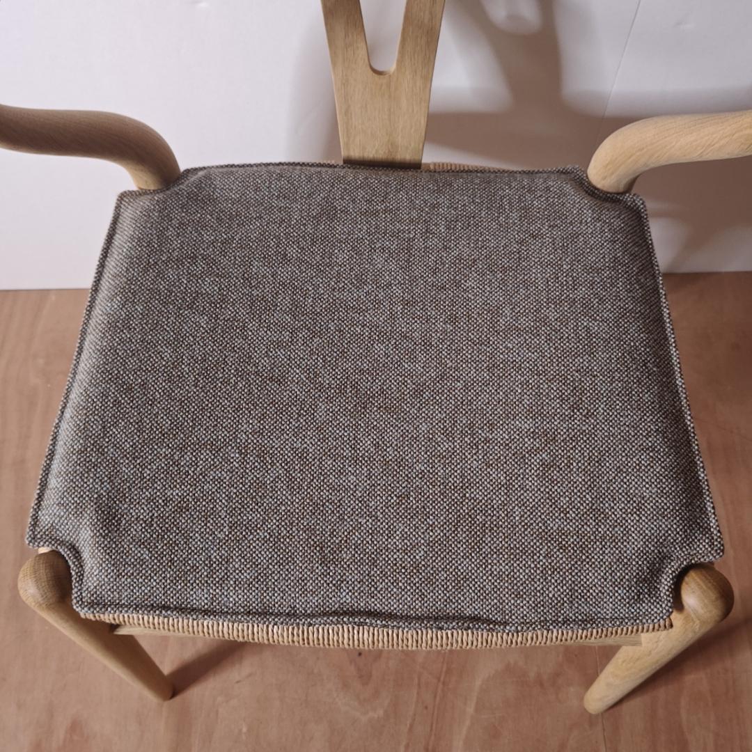 【新品】CH24 Yチェア専用シートクッション　クヴァドラ/タンバリン生地