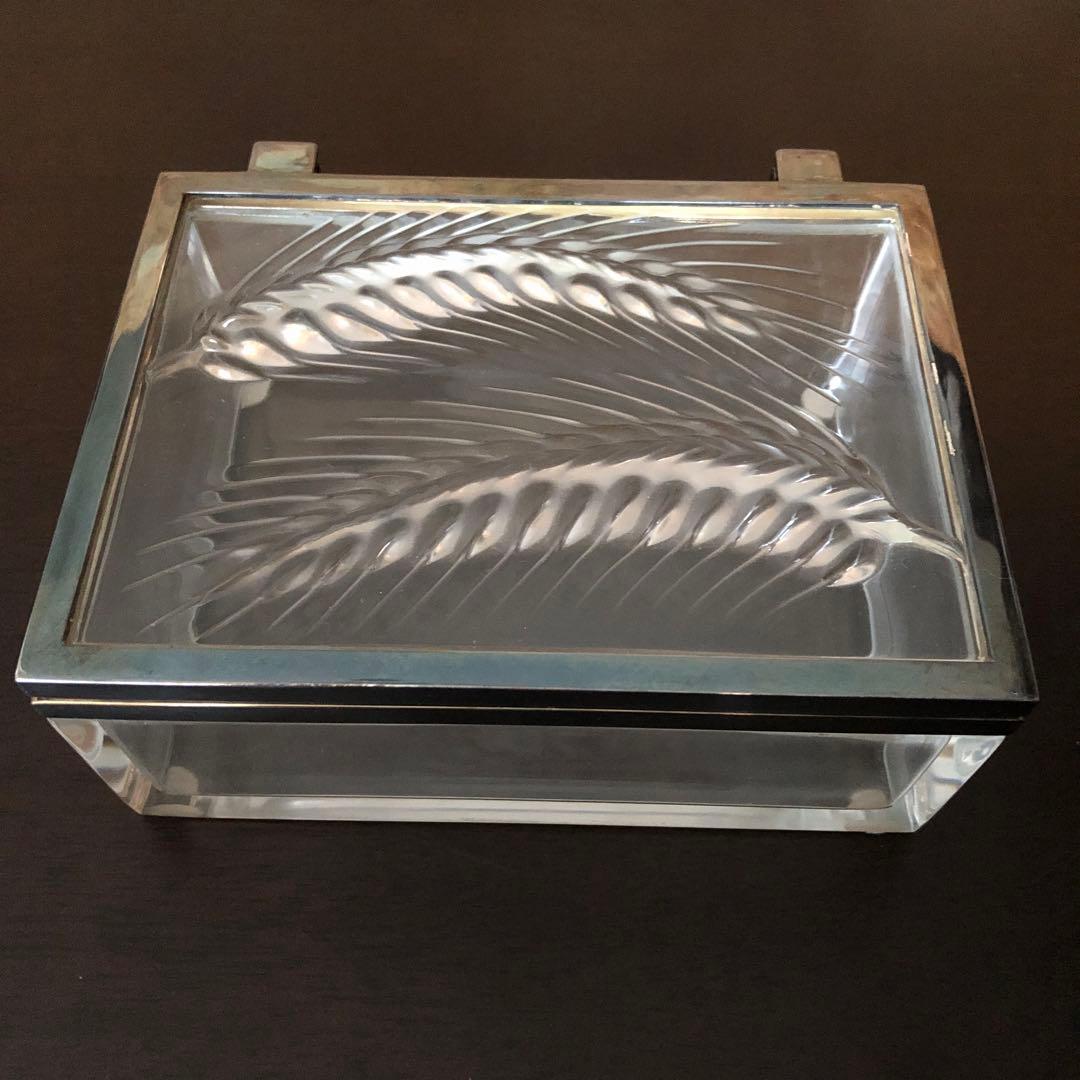 ざ*ー様 ラリックの小物入れ、エピスの蓋付き長方形ジュエリーボックス