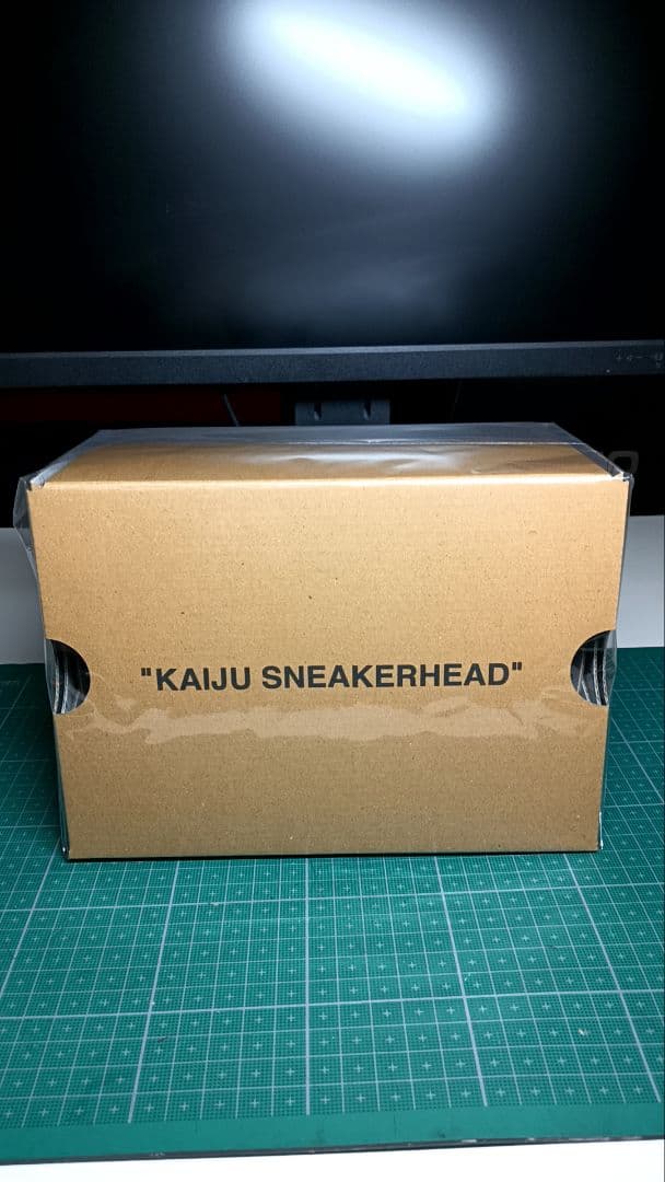 M*m様 \"KAIJU SNEAKERHEAD\" Exclusive Ex CH