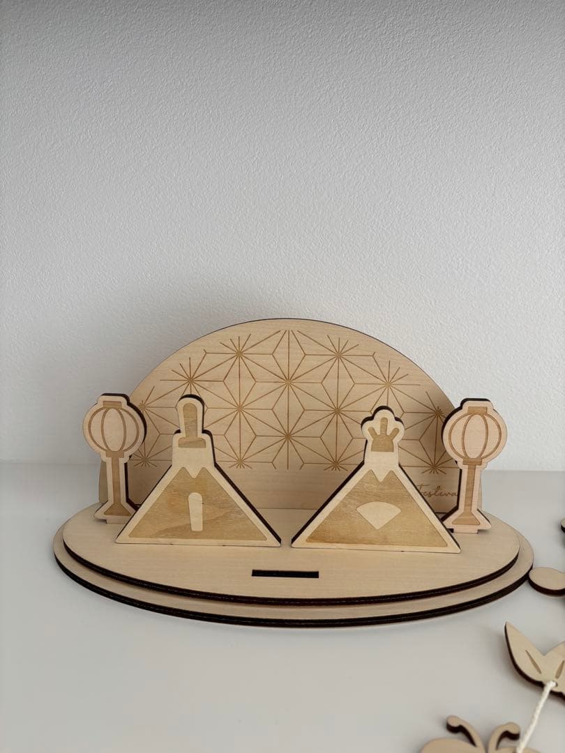 新品 The FLOW 木製フラット雛人形と吊るし雛3本セット