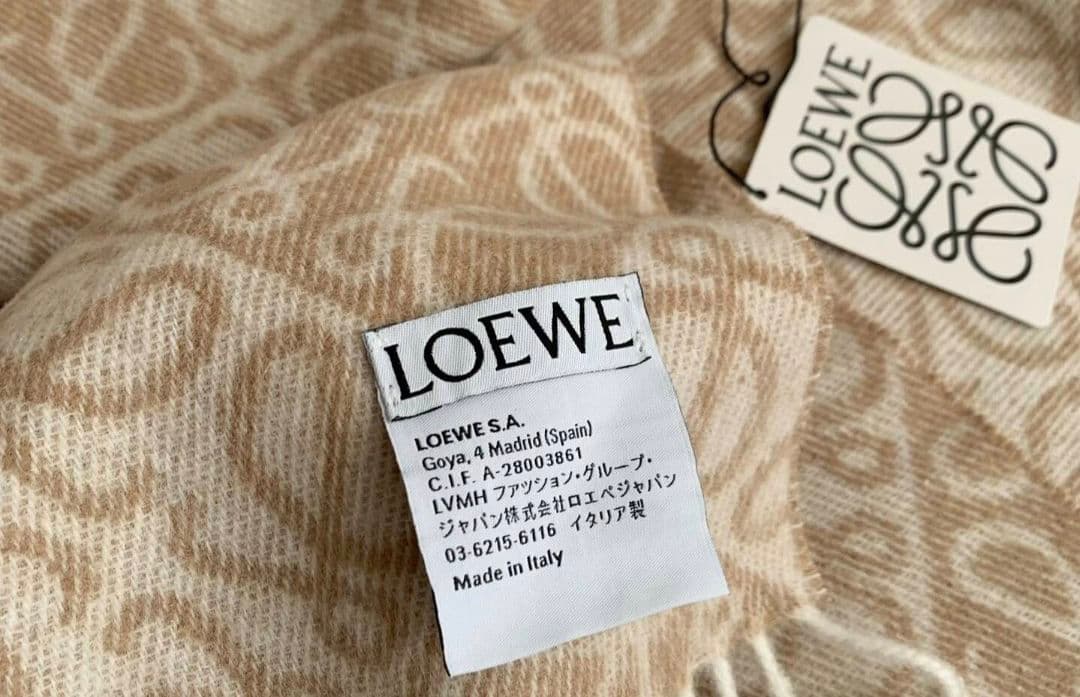 LOEWE 刺繍ロゴ入りスカーフ（ミルクコーヒー色）
