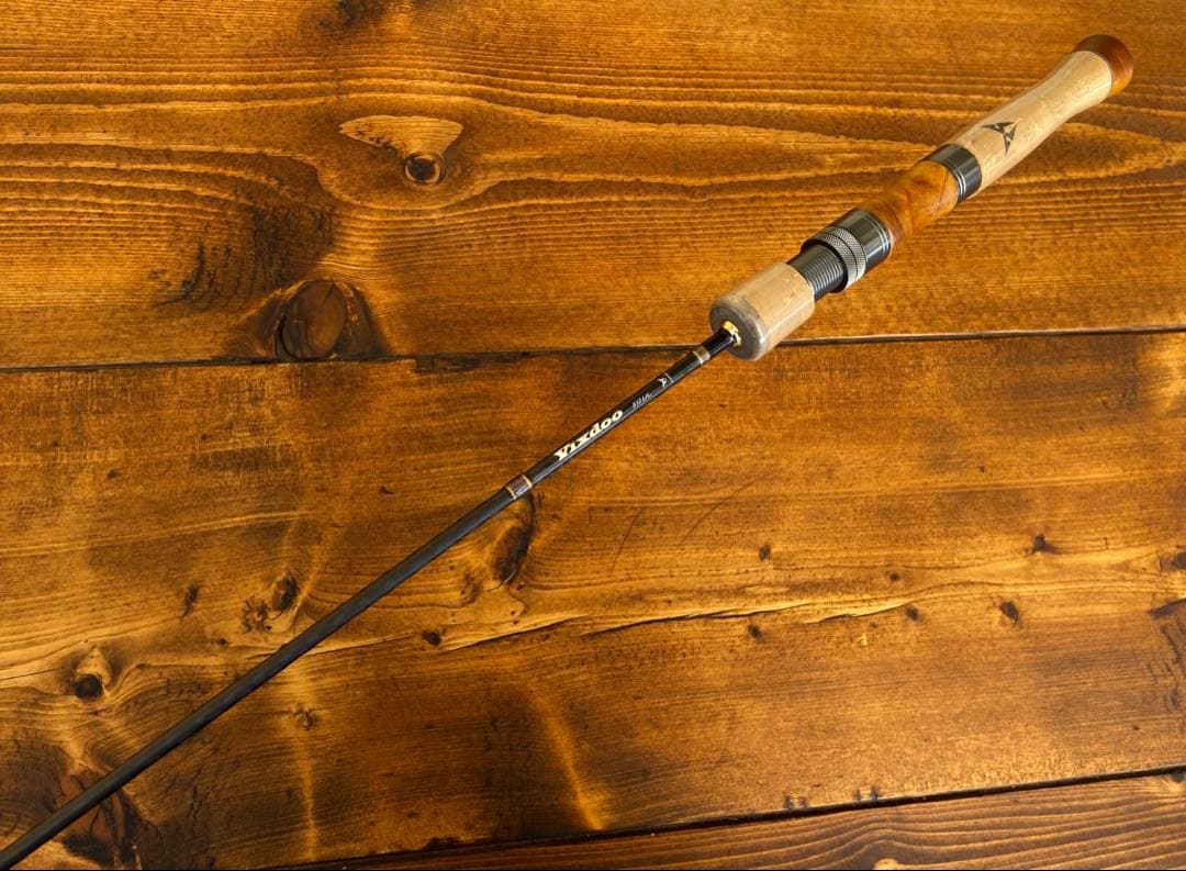 トラウトロッド　ウッドリールシート　渓流釣り　源流　天然木　スピニング　山女魚