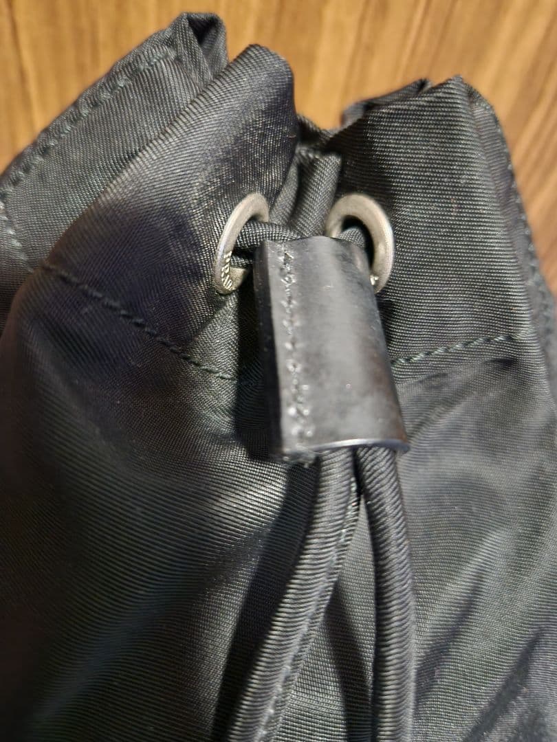 k*k様 最終値下げ PRADA ブラック ナイロン ドローストリングポーチ　巾