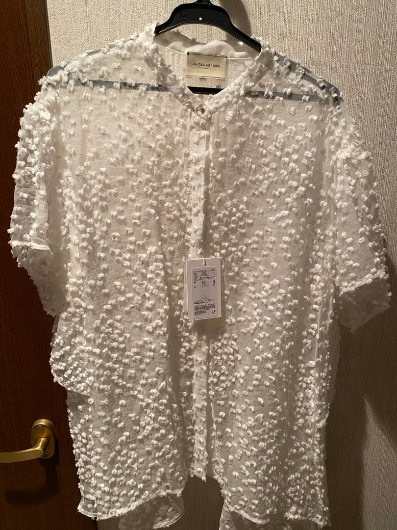 ユナイテッドアローズ　ドットジャカードバックフレアブラウス