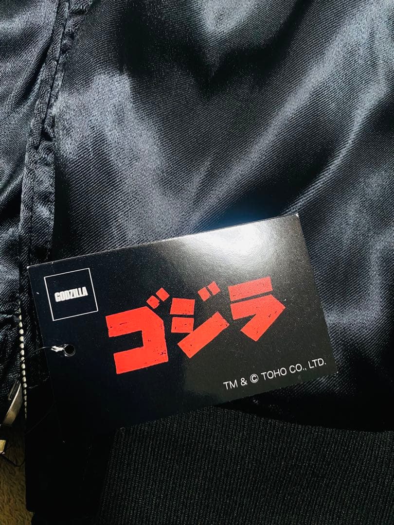 未使用近い ゴジラ 日本限定 スカジャン ２面用 unisex レーヨン 美品