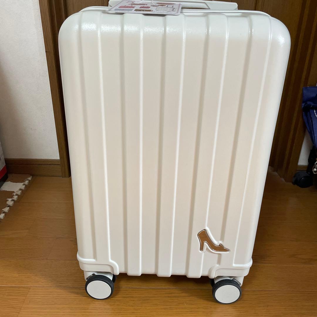 しまむら　ちはるさんコラボ　キャリーケース他5点セット　シンデレラハッピーバッグ