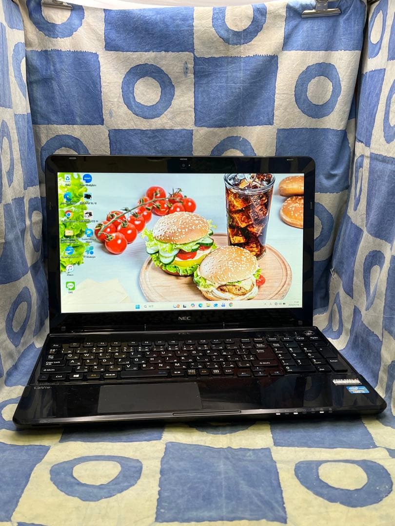 爆速SSD512G&メモリ16G☆i7☆大人な黒♪ブルーレイ&カメラ！Win11