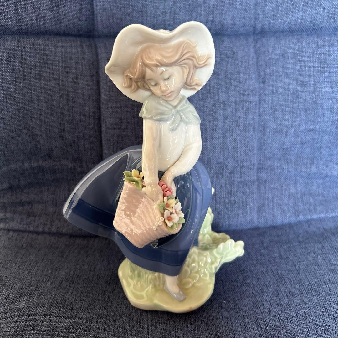リヤドロ　少女　花かご　美品