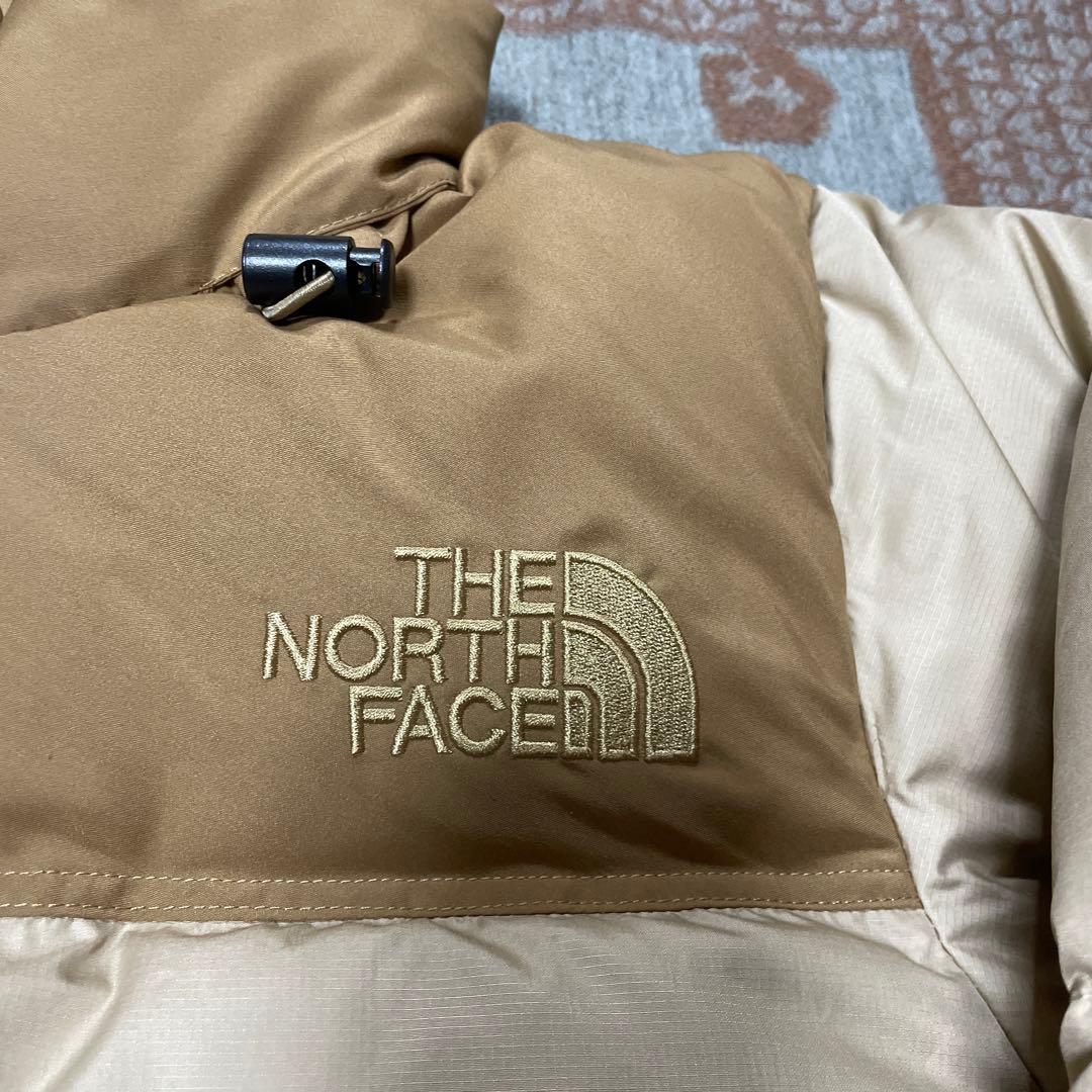 ザノースフェイス　ダウンジャケット　ダウン　ベージュ