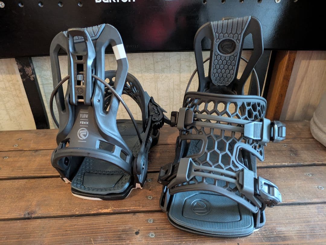 美品　FLOW FENIX BLACK　Lサイズ nidecker