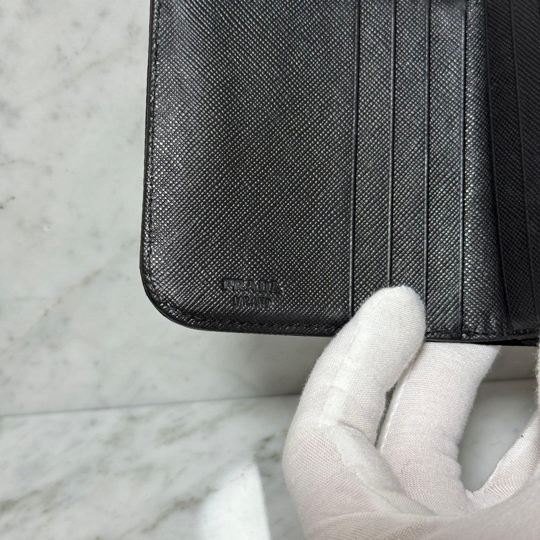 PRADA プラダ 二つ折り財布 ナイロン ブラック 黒 ジップ トライアングル