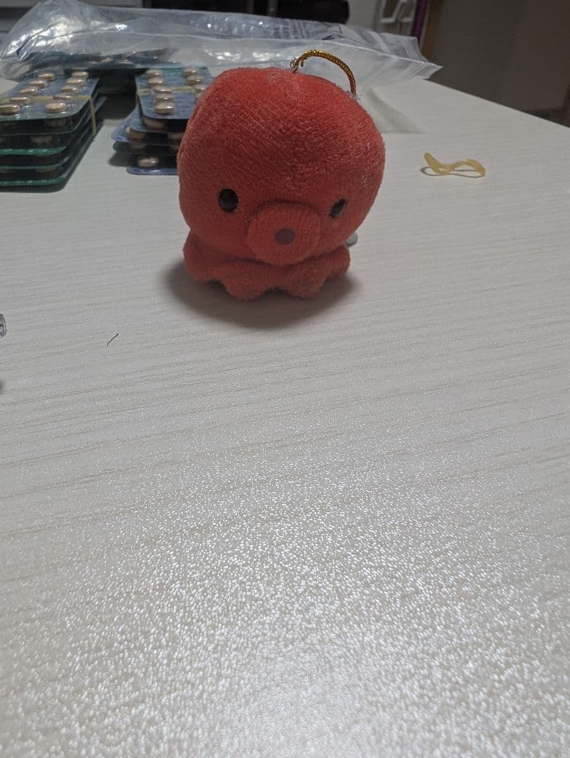 オレンジ色タコ型ぬいぐるみキーホルダー