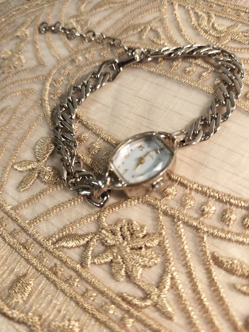 [新品未使用]agete トノーフェイスジュエリーウォッチ