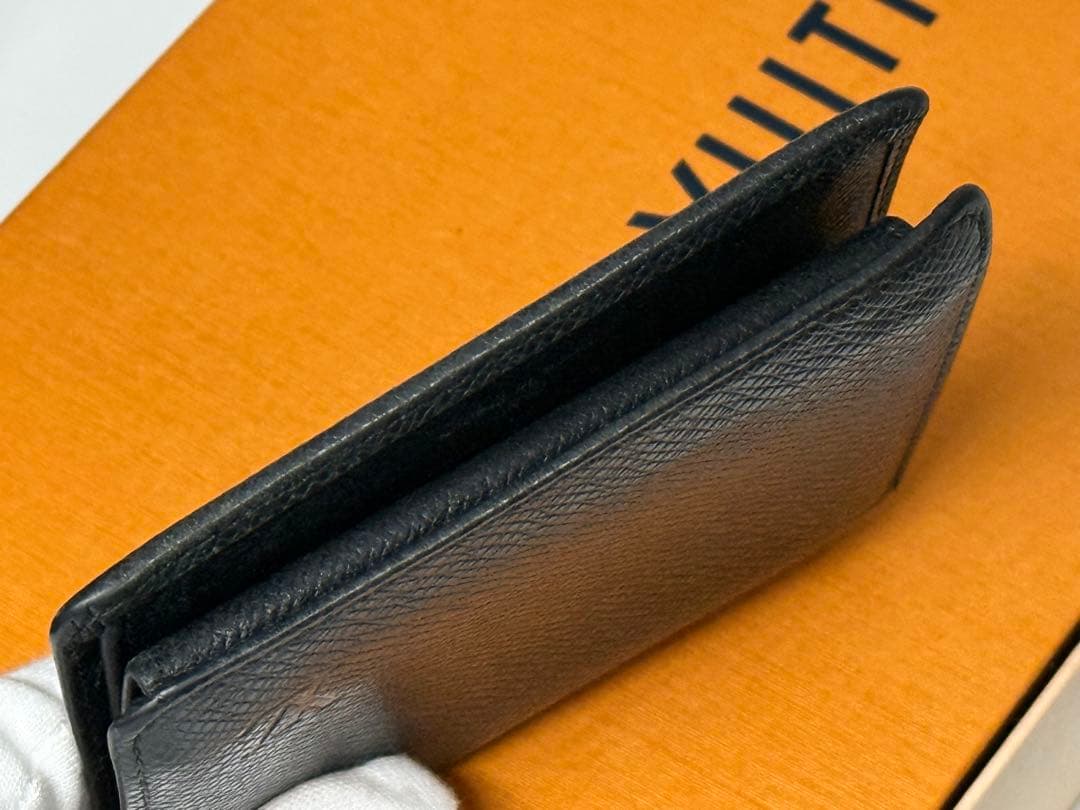 良品！ルイヴィトン　タイガ　小銭入れ付き二つ折り財布　アルドワーズ　黒系