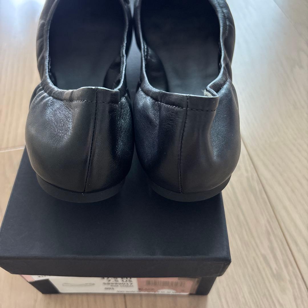 マークジェイコブス　 黒 レザーフラットシューズ