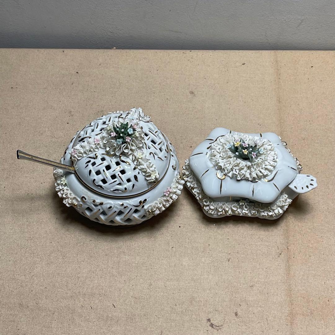 MR-132A N Victoria カポディモンテ　陶器製 透かし彫り 花装飾