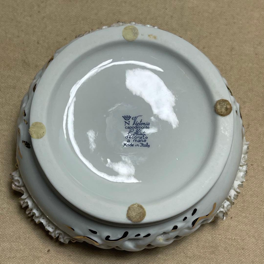 MR-132A N Victoria カポディモンテ　陶器製 透かし彫り 花装飾