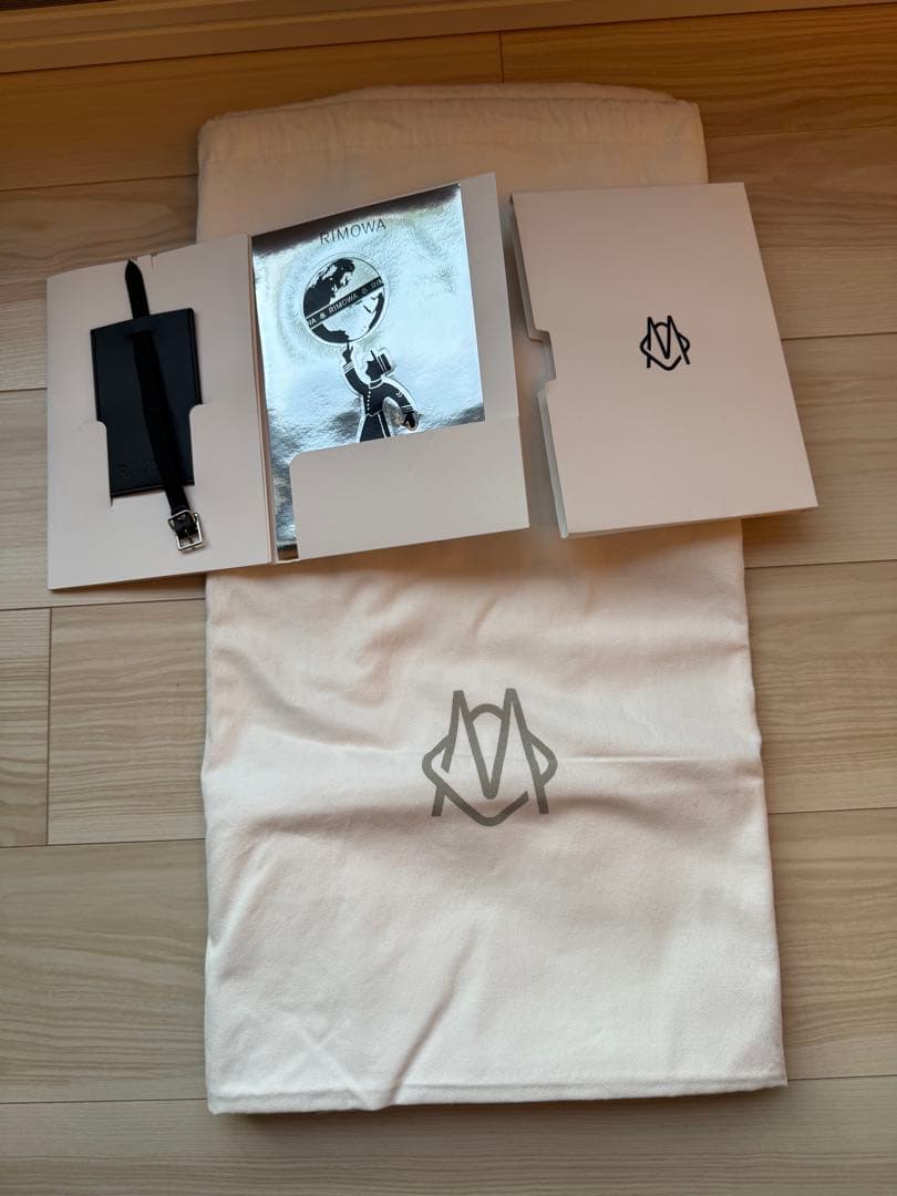 【リモワ】エッセンシャルトランクプラス　シロトン