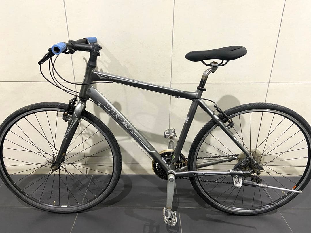 TREK FX7.2 クロスバイク　トレック fx7.3 自転車　fx23415