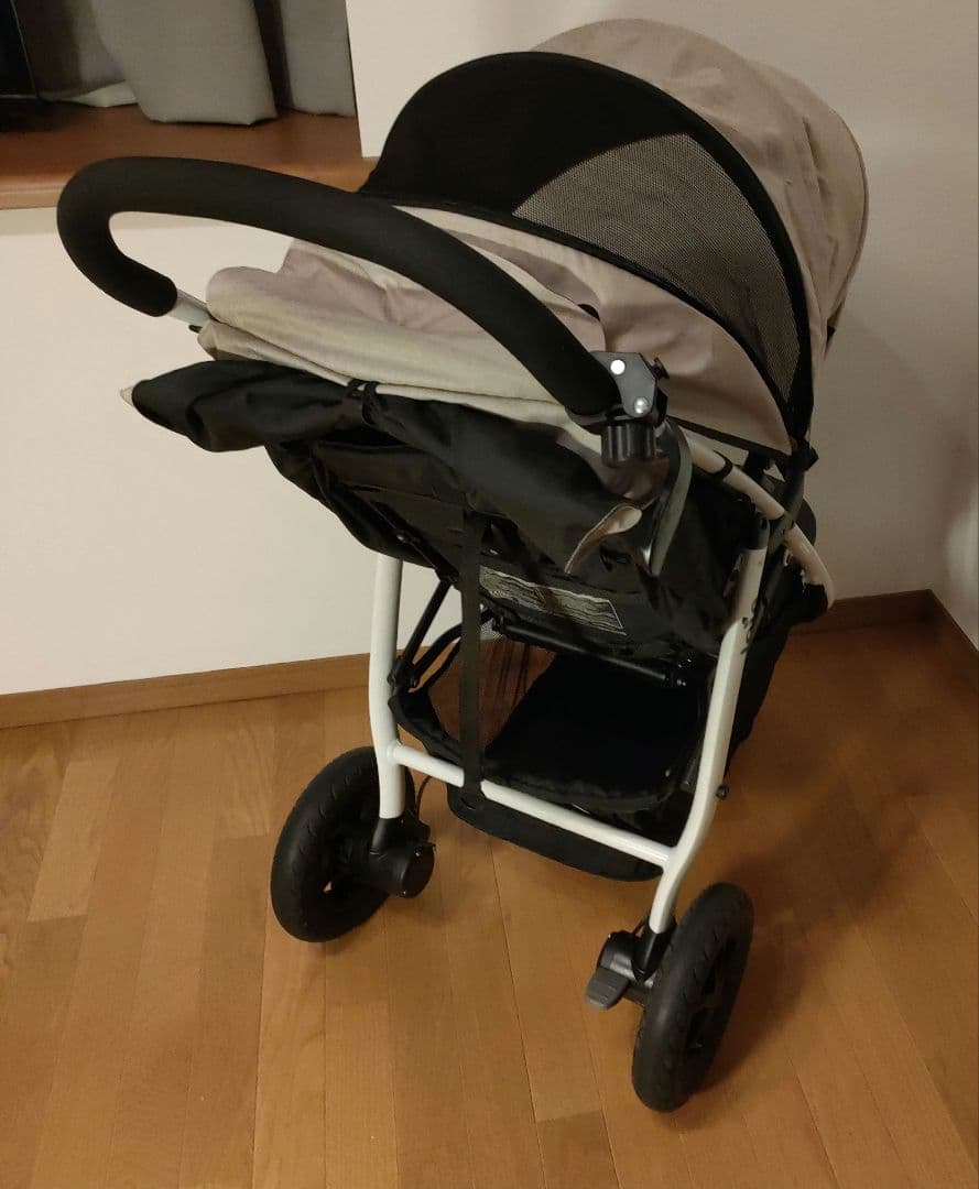 Joie ジョイ ベビーカー ライトラックスエア 3輪 エアタイヤ 折りたたみ式