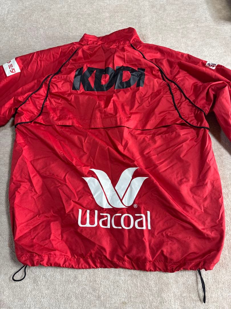 KDDI NISEHA ウィンドブレーカー 赤
