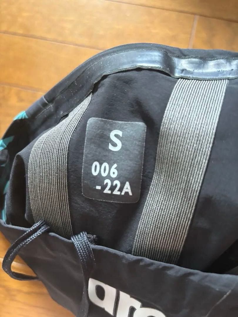 arenaアクアフォース競泳水着