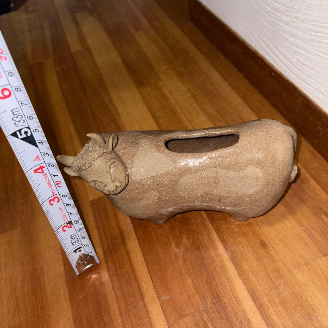 。牛陶器　置き物C1