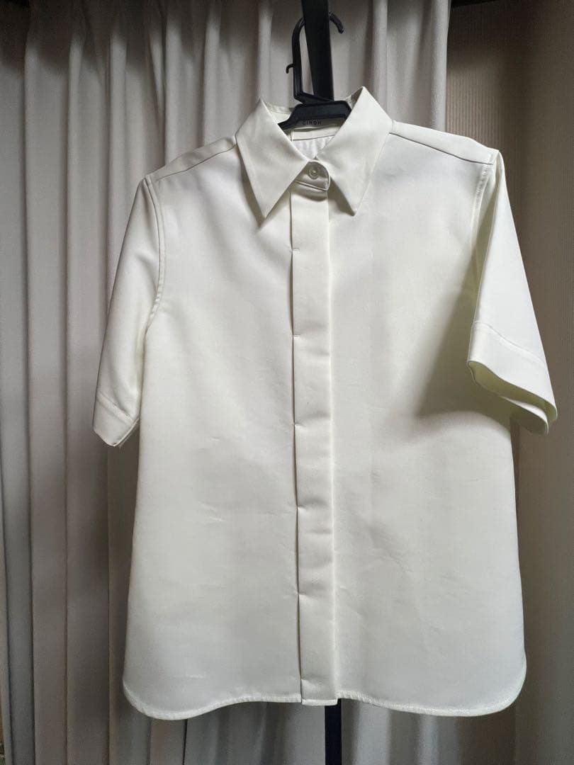お値下げ！新品　定価38500円　CINOH レディース　半袖シャツ