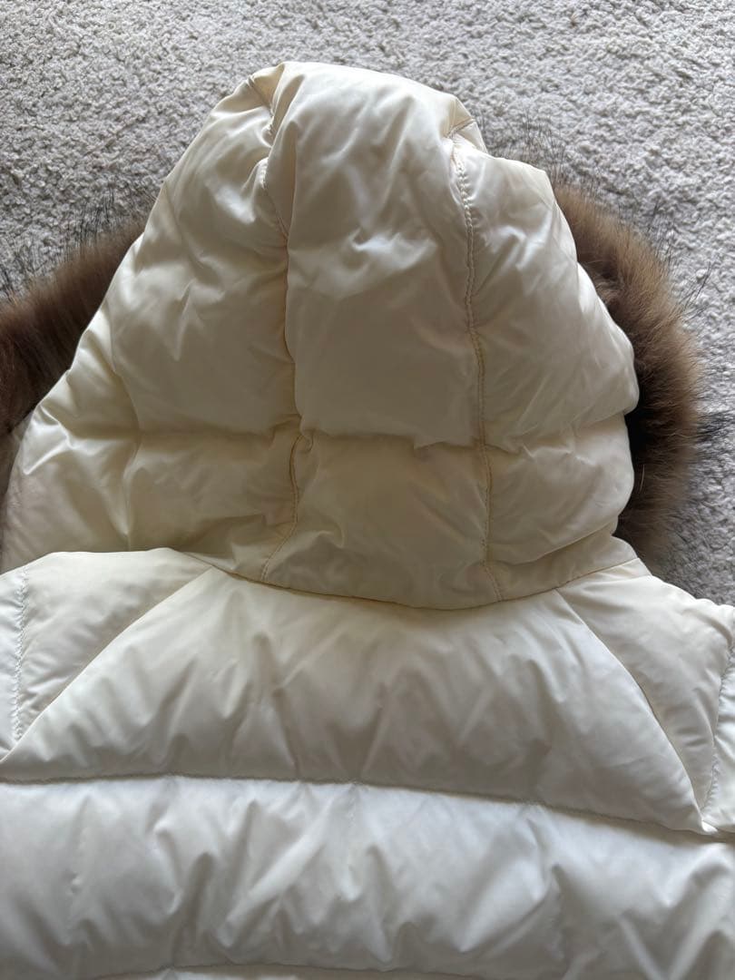 モンクレール　ダウン ファー　サイズ0 バーニーズ購入