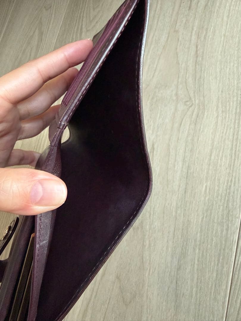 ルイヴィトン ヴィエノワ モノグラム ヴェルニ 折り財布