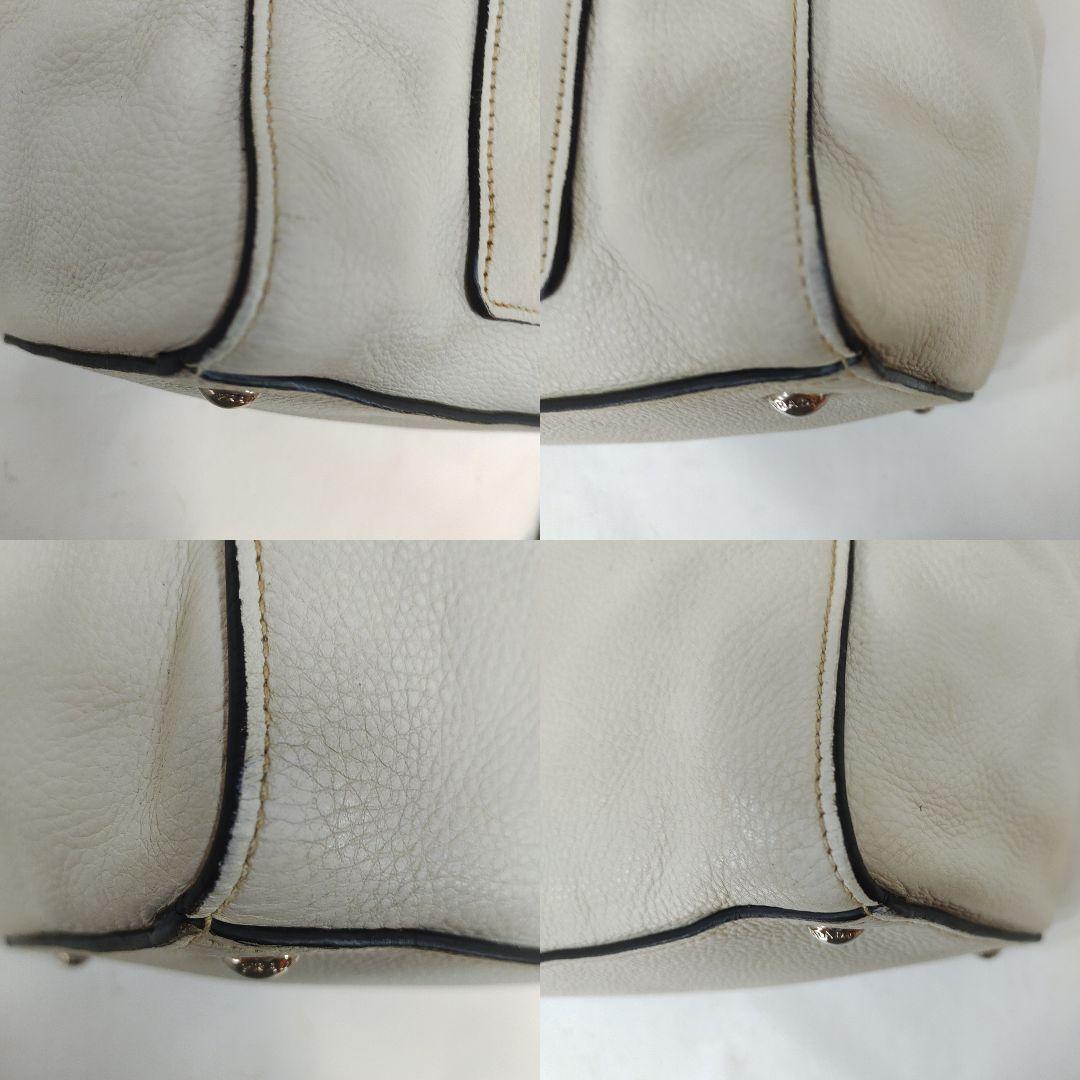 プラダ トートバッグ 2way ショルダー レザー A4可 肩掛け 白 ギャラ付