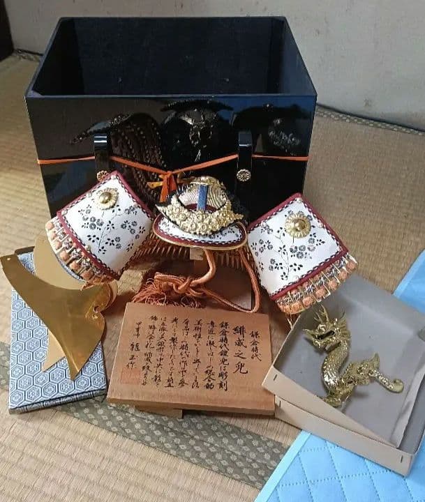 龍玉作　俳鎌倉時代　緋威之兒　兜　節句