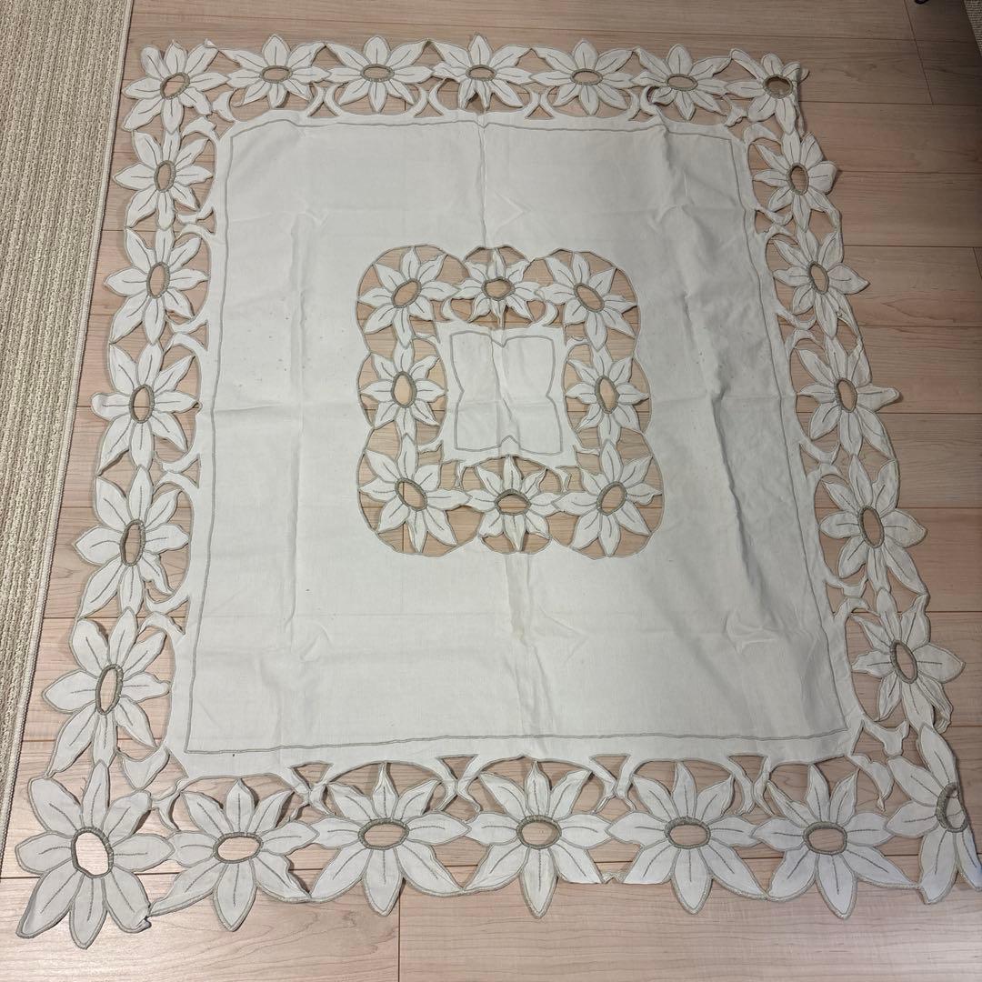 ヴィンテージ刺繍クロス　リネン　花柄刺繍テーブルクロス